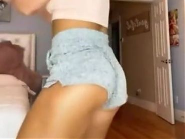 WWE - Mandy Rose jiggling her awesome ass in slow motion