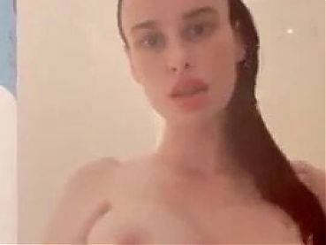 Maria F0rque totally naked un shower 